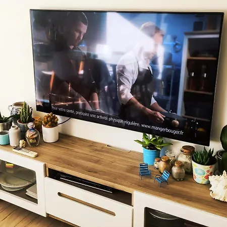 4 Pieces Vue Et Collines Nicoises *