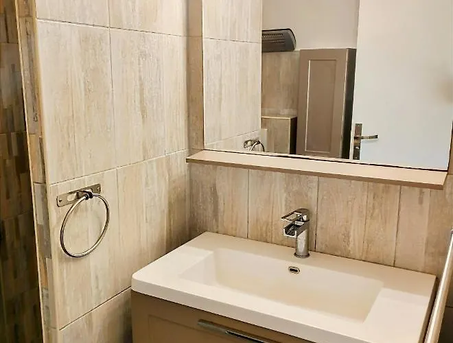 4 Pieces Vue Et Collines Nicoises Appartement *